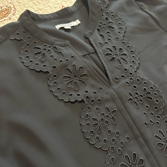 ☀️ CHICO’S Satin Eyelet Popover Blouse - Picture 13 of 15